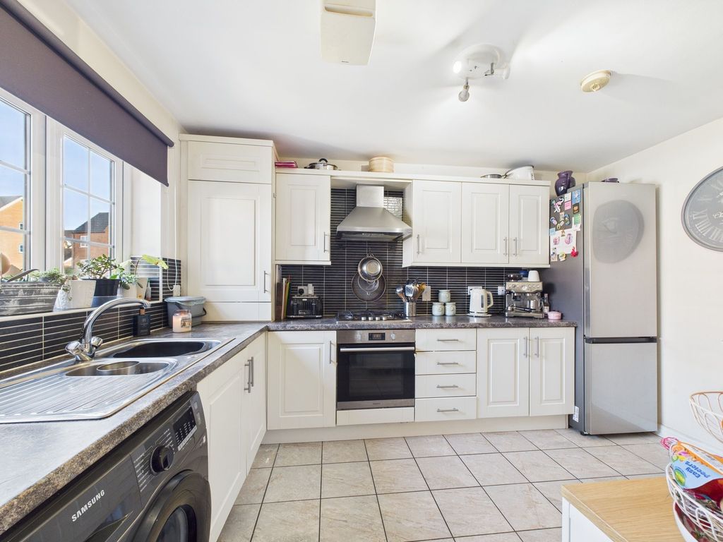 Property photo 2 of 18