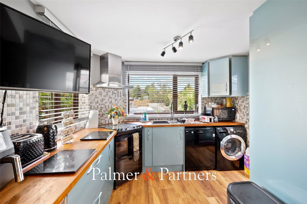 Property photo 3 of 19 Picture No. 13