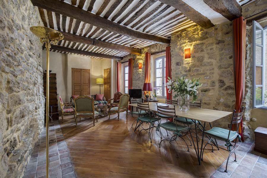 Property photo 3 of 28