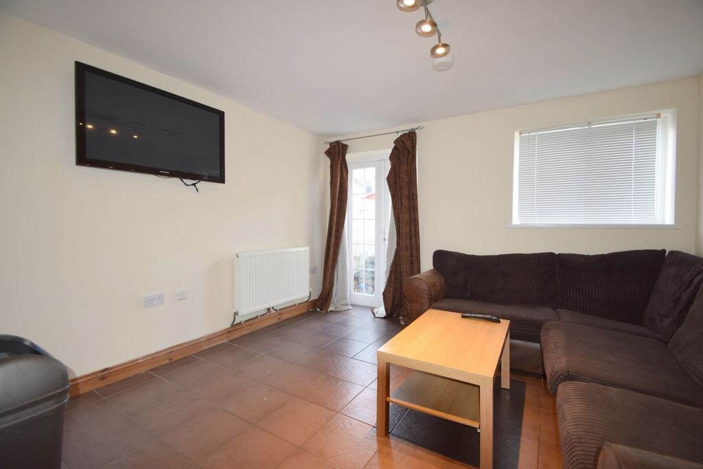 Property photo 1 of 11 Photo 5