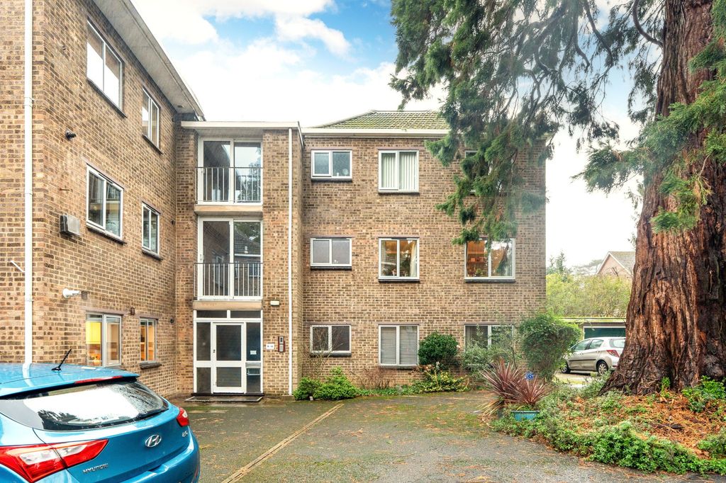 Property photo 1 of 8 Front