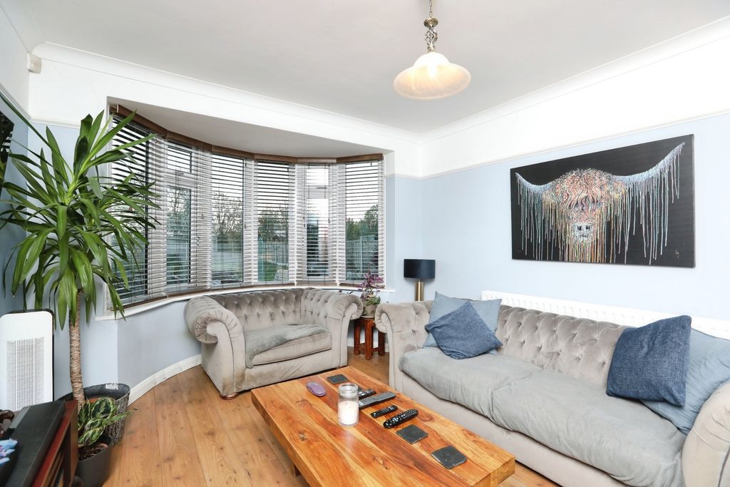 Property photo 2 of 19 Photo