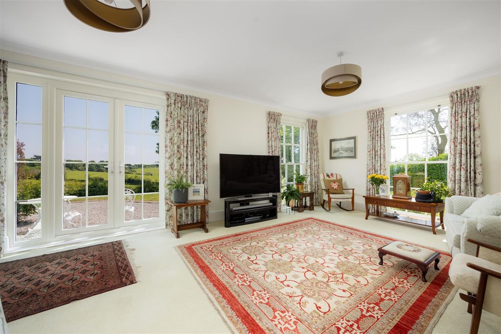 Property photo 2 of 36