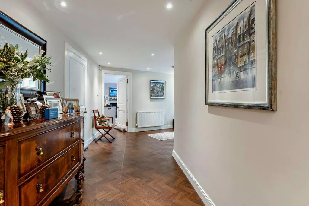 Property photo 3 of 21