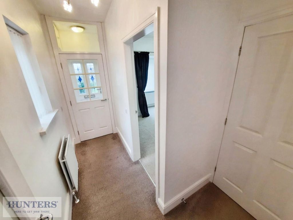 Property photo 3 of 15 Entrance Hallway