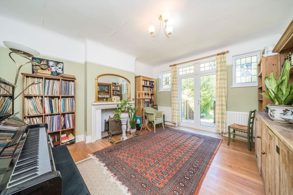 Property photo 3 of 12