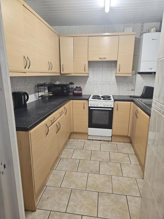 Property photo 3 of 9 Kitchen