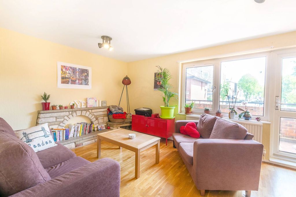 Property photo 1 of 8