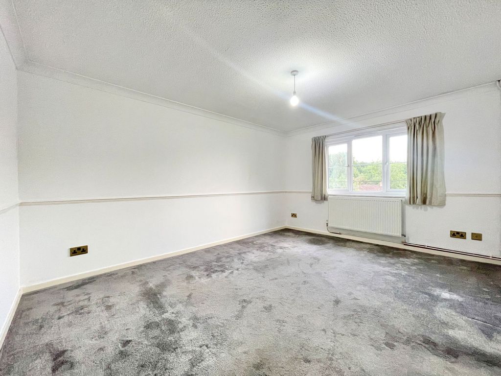 Property photo 2 of 30