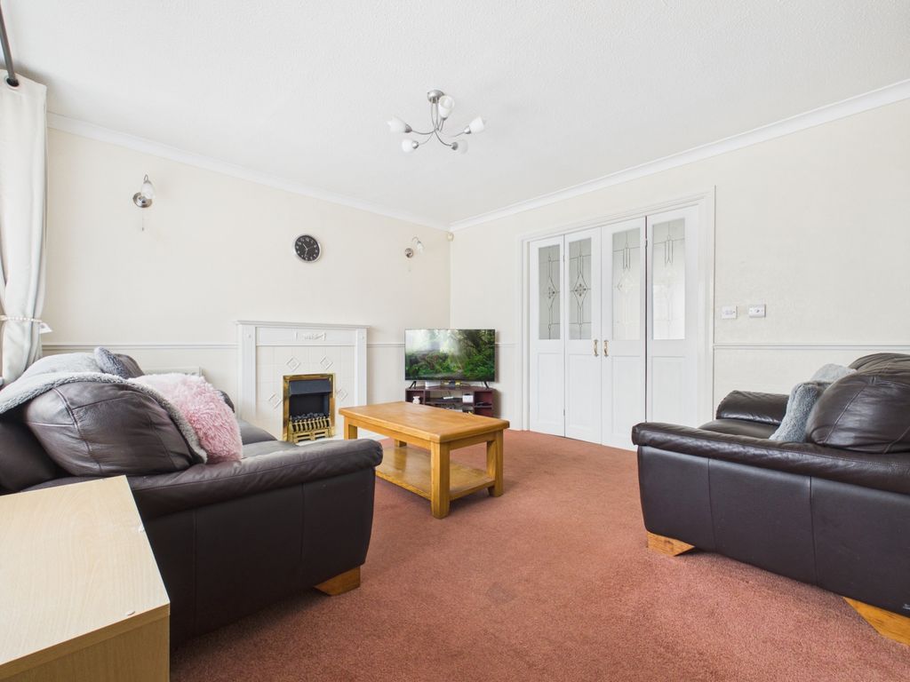 Property photo 2 of 15 Lounge