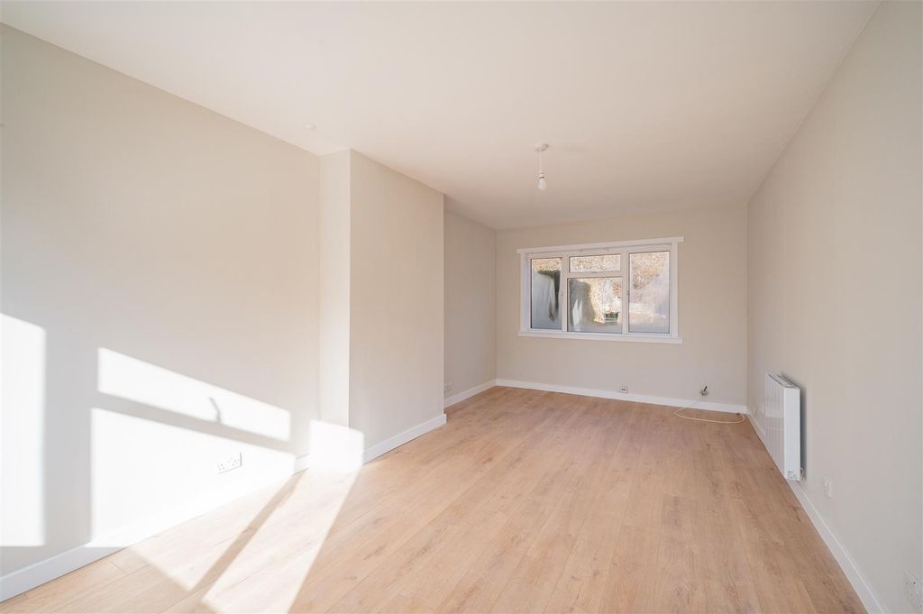 Property photo 2 of 12 15 Gourdie Street Dundee-1.Jpg