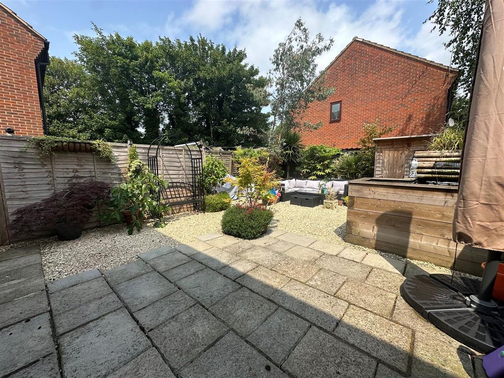 Property photo 2 of 16 Garden.Jpg