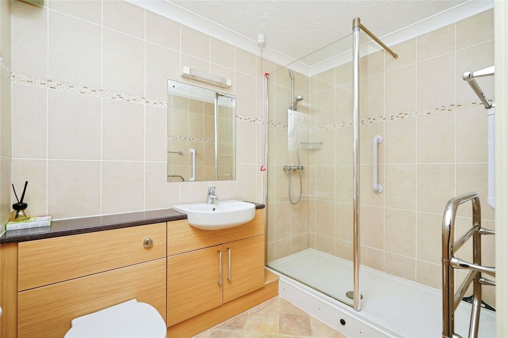 Property photo 2 of 13 Bathroom