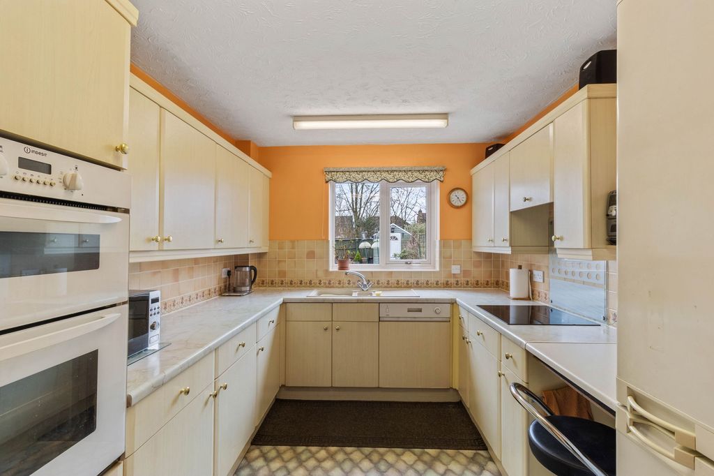 Property photo 3 of 23