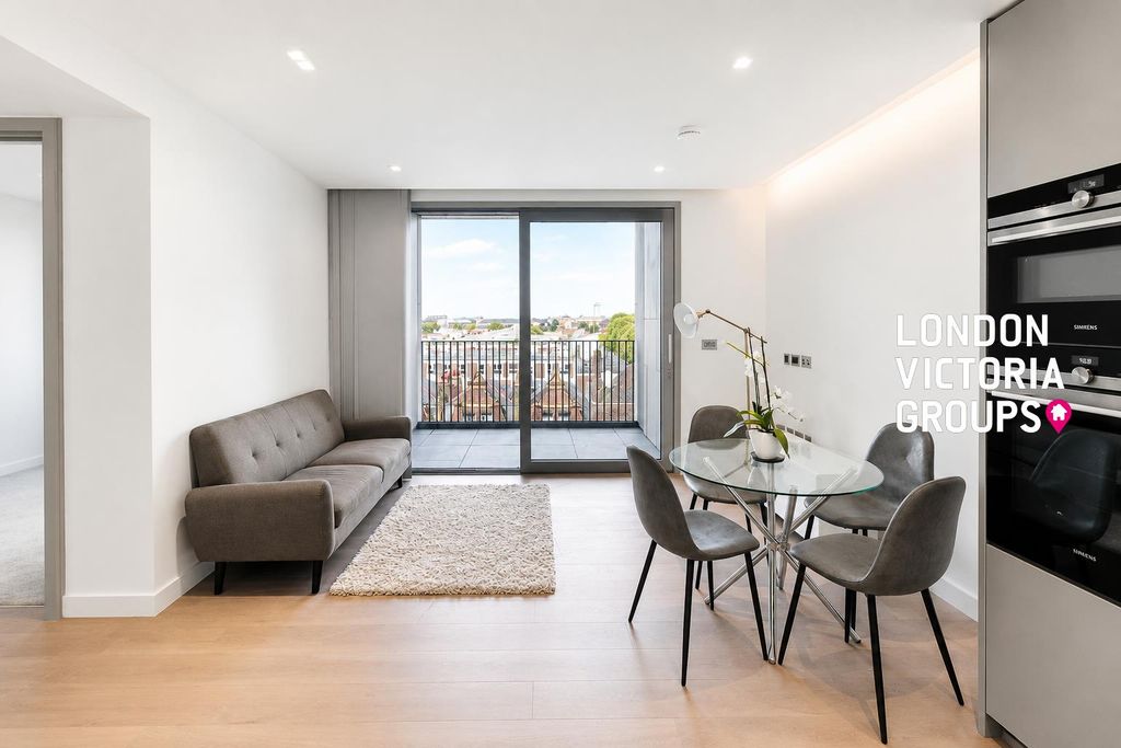 Property photo 1 of 17 1-12453.Jpg