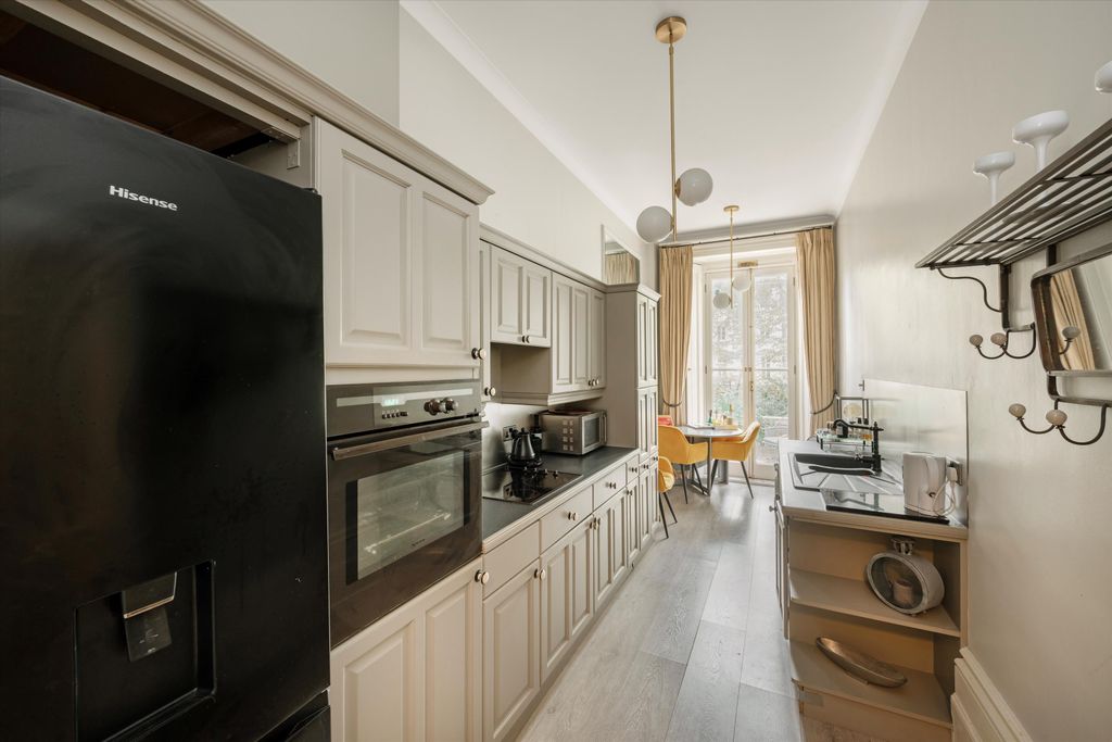 Property photo 3 of 20 Image