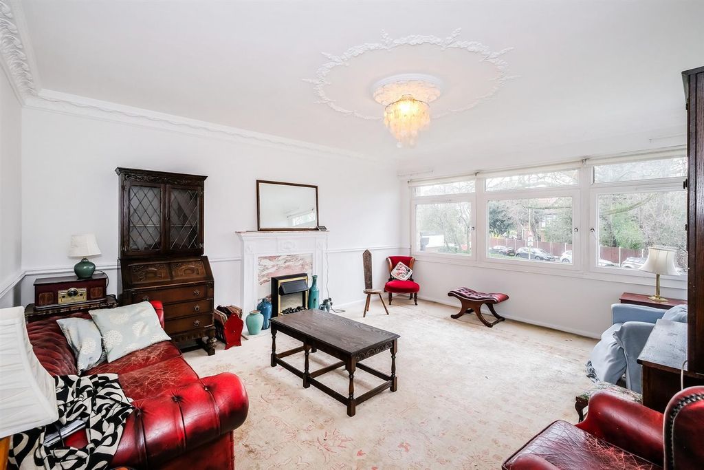 Property photo 3 of 19