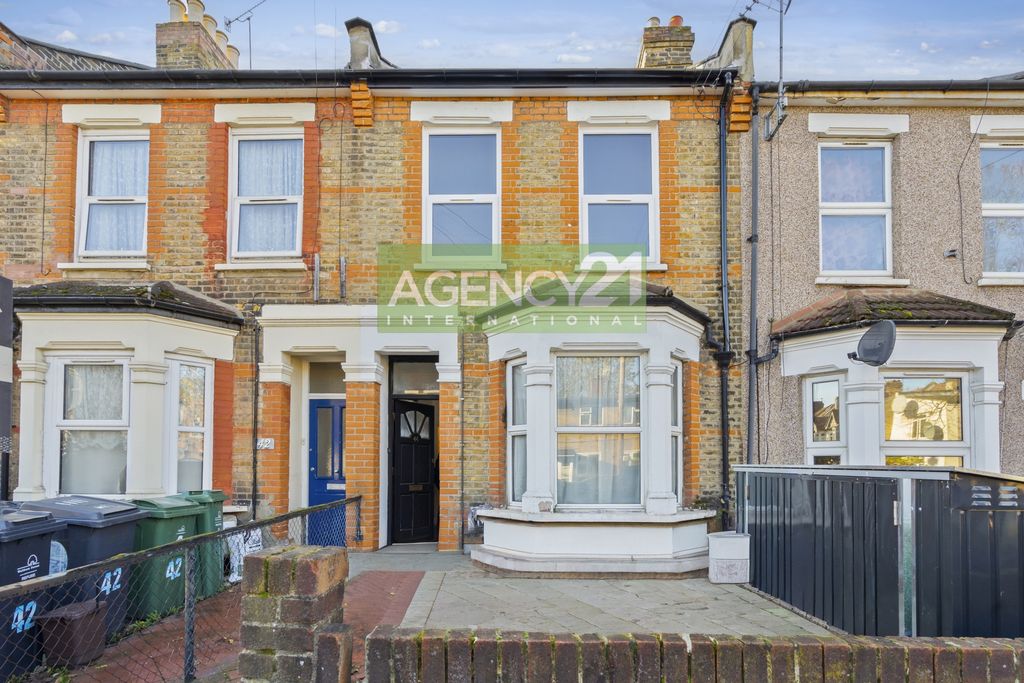 Property photo 1 of 10 Photo 3