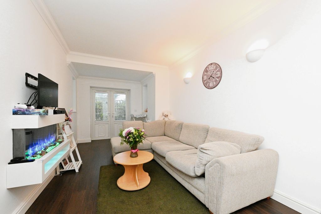 Property photo 3 of 18 Photography