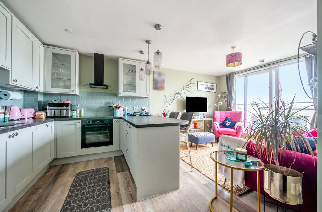Property photo 2 of 13 24-6A71ba59680d4-...