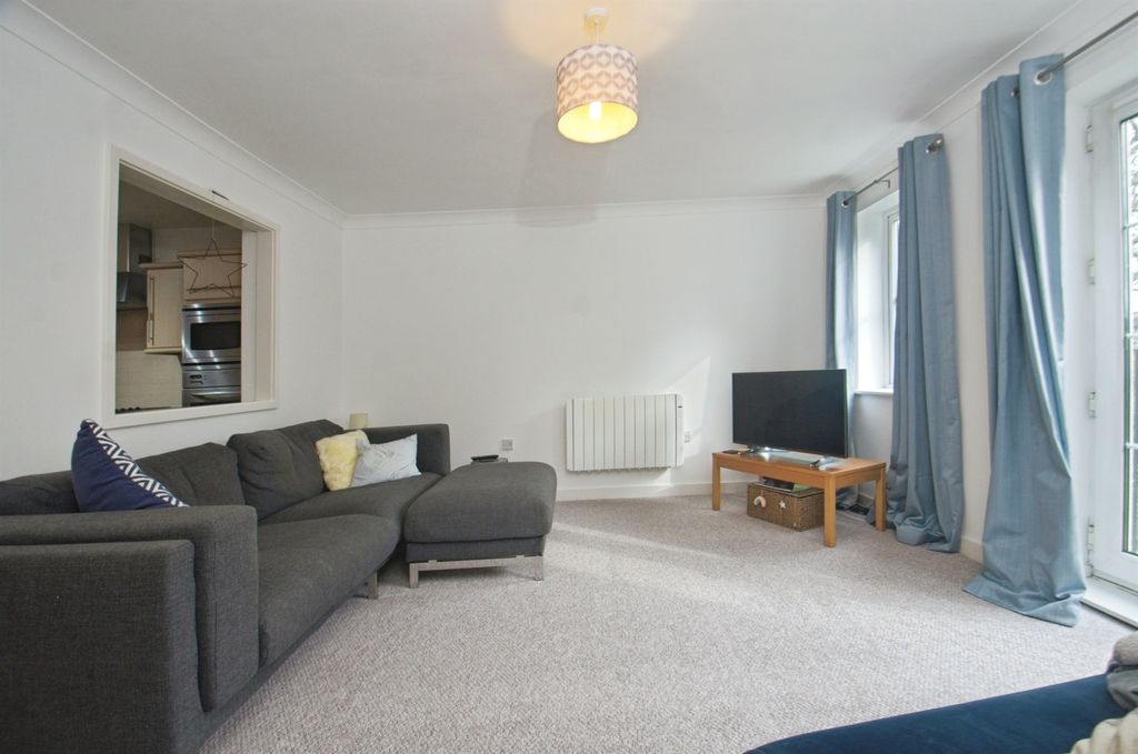 Property photo 3 of 17