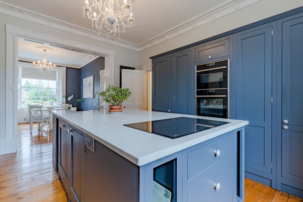 Property photo 1 of 20 Photo 6