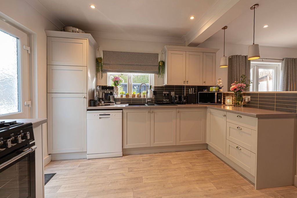 Property photo 2 of 45