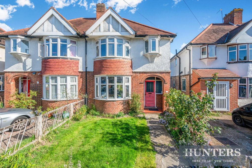 Property photo 1 of 12 Lyncroft Gardens, 36.Jpg