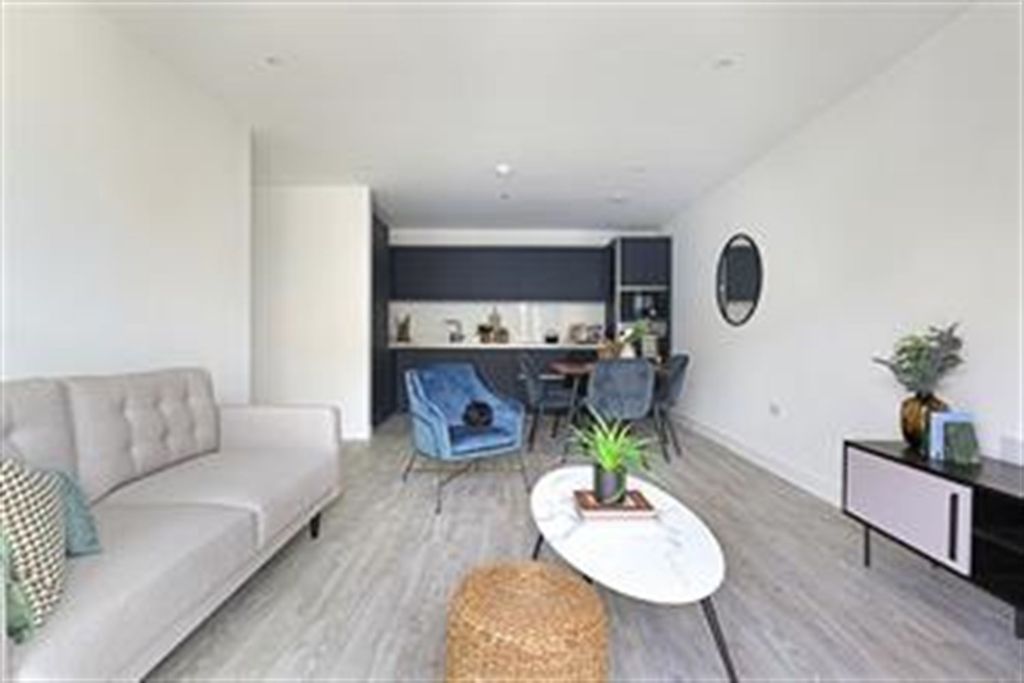 Property photo 1 of 15 (Main)