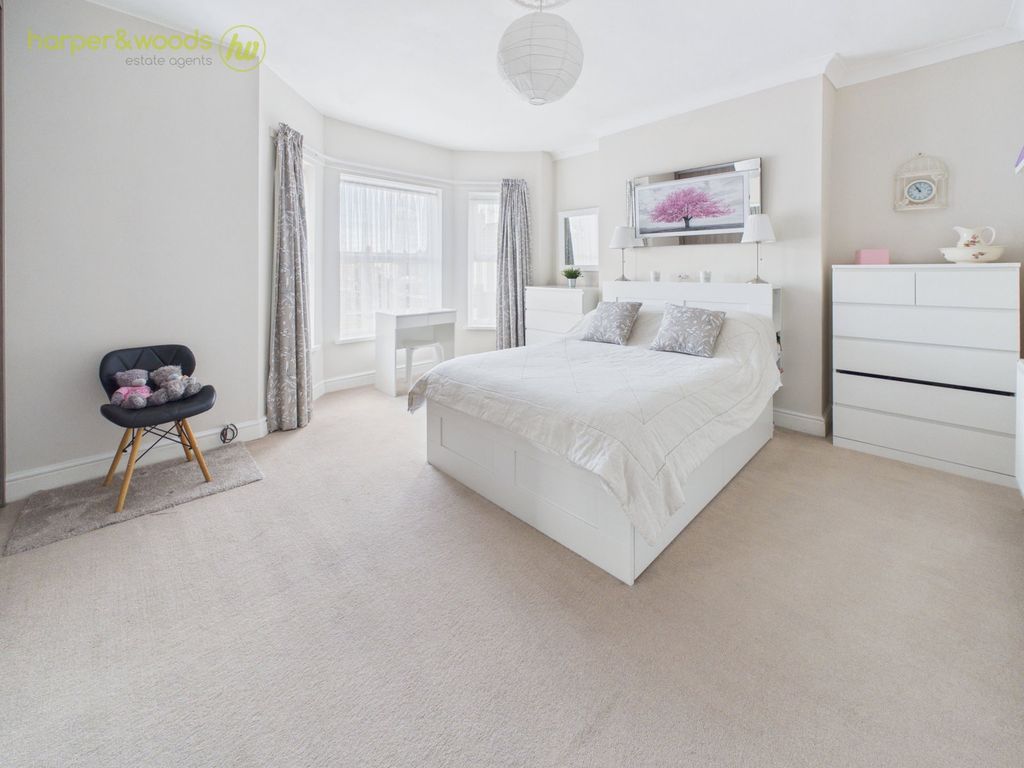 Property photo 3 of 32
