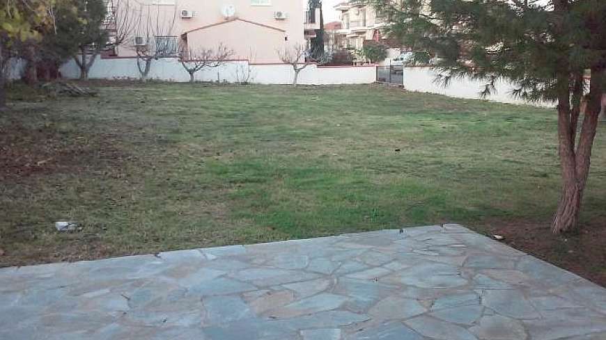 Property photo 2 of 34