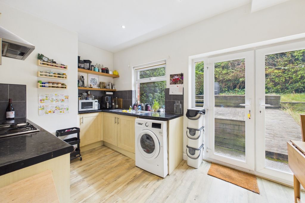 Property photo 3 of 16 Kitchen Diner