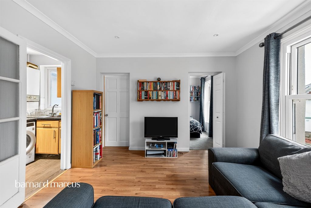 Property photo 2 of 7