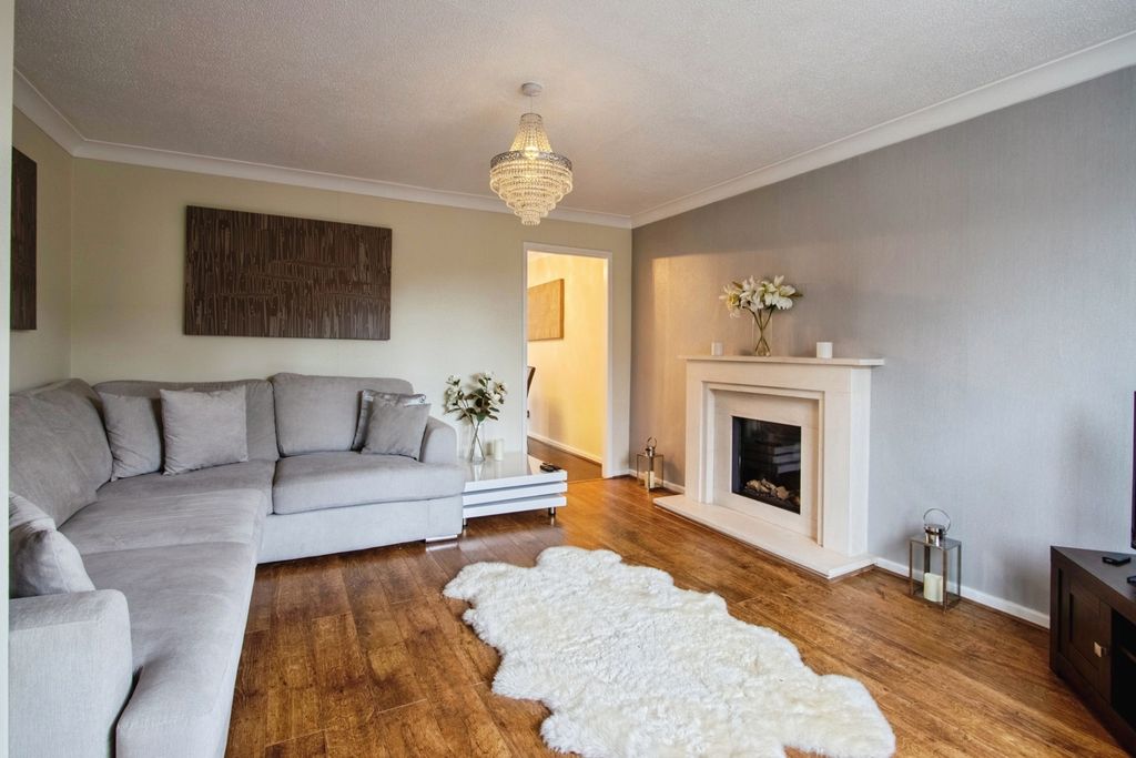 Property photo 2 of 17 Photo