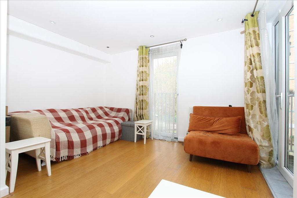 Property photo 2 of 7