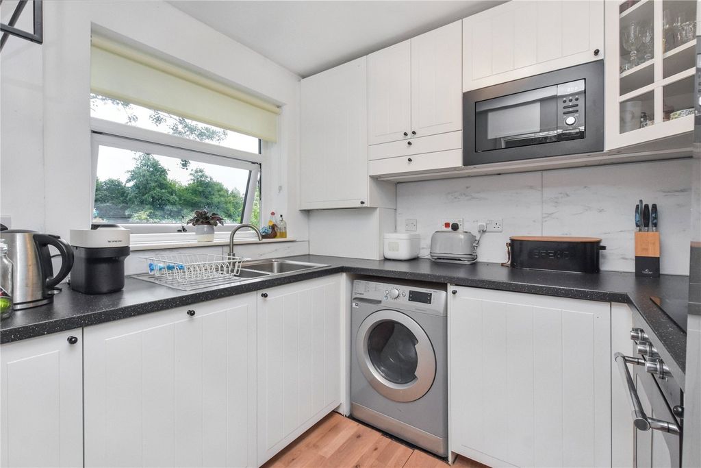 Property photo 2 of 14 Picture No. 04