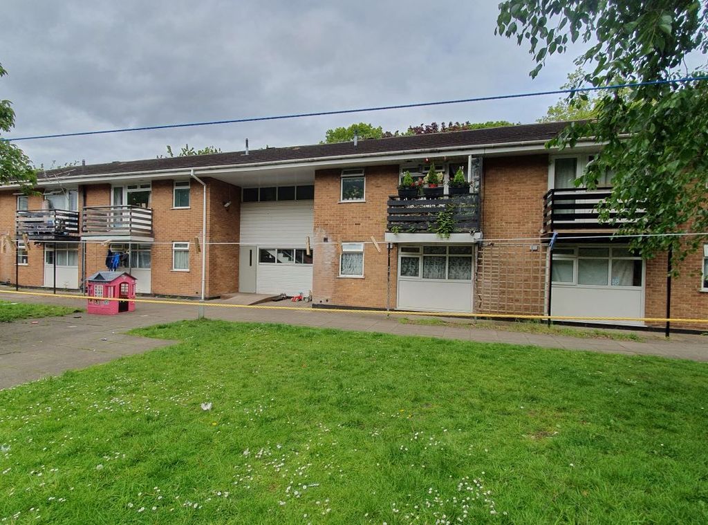 Property photo 2 of 12