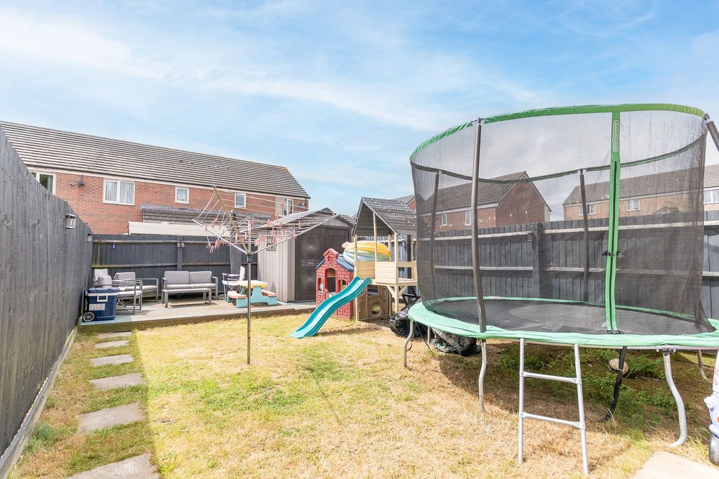Property photo 2 of 16