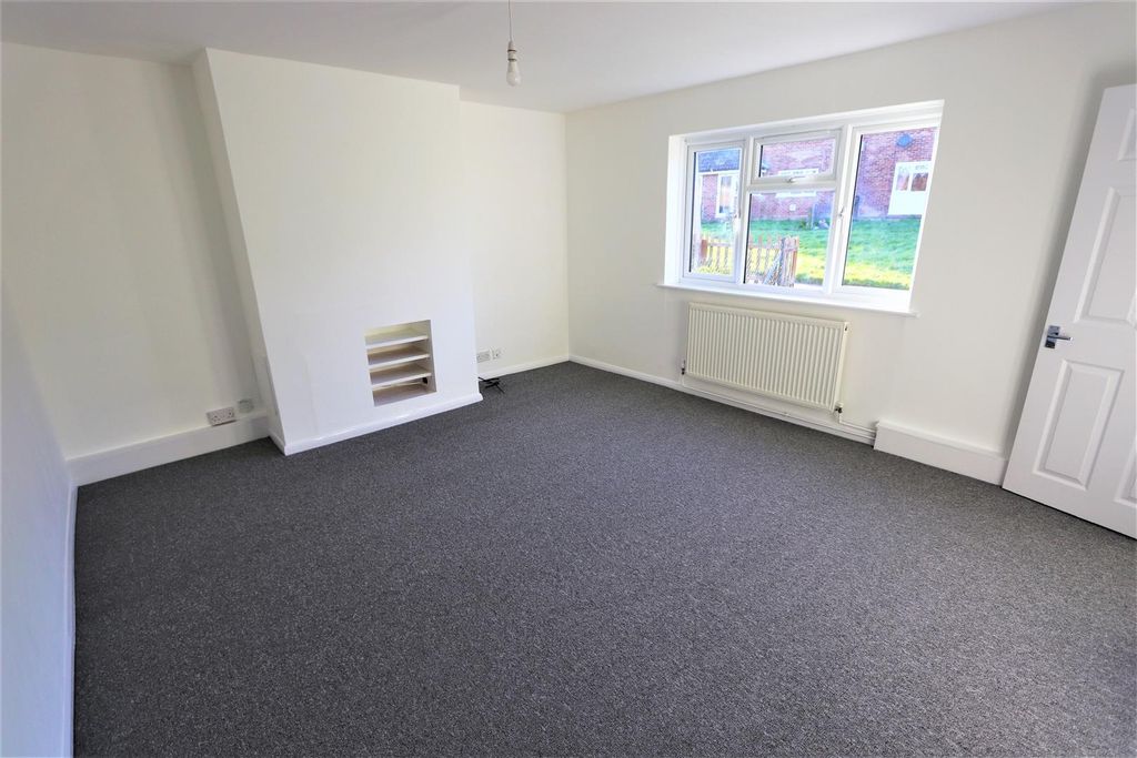 Property photo 3 of 8