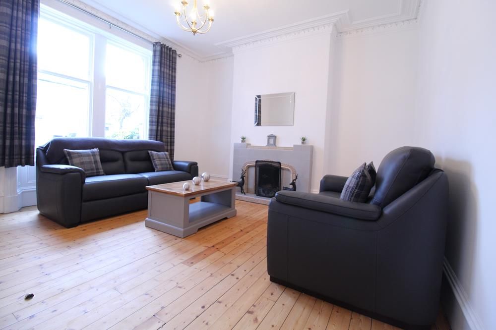 Property photo 2 of 14 Lounge