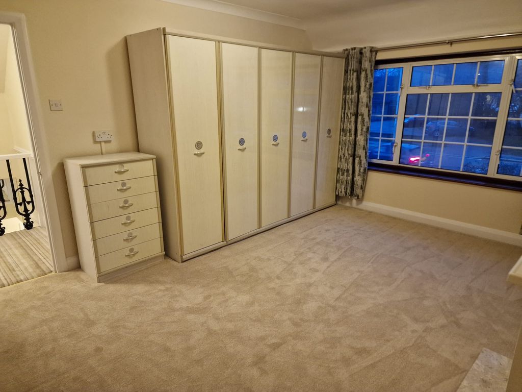 Property photo 3 of 6 Pinner Road, Nrothwood, Ha6 1Qr (3)