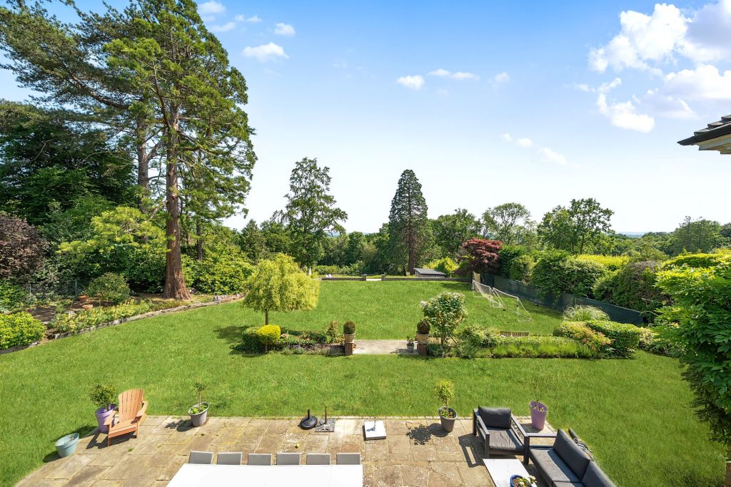 Property photo 2 of 34