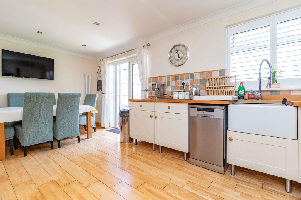 Property photo 3 of 19 Penstone-12.Jpg