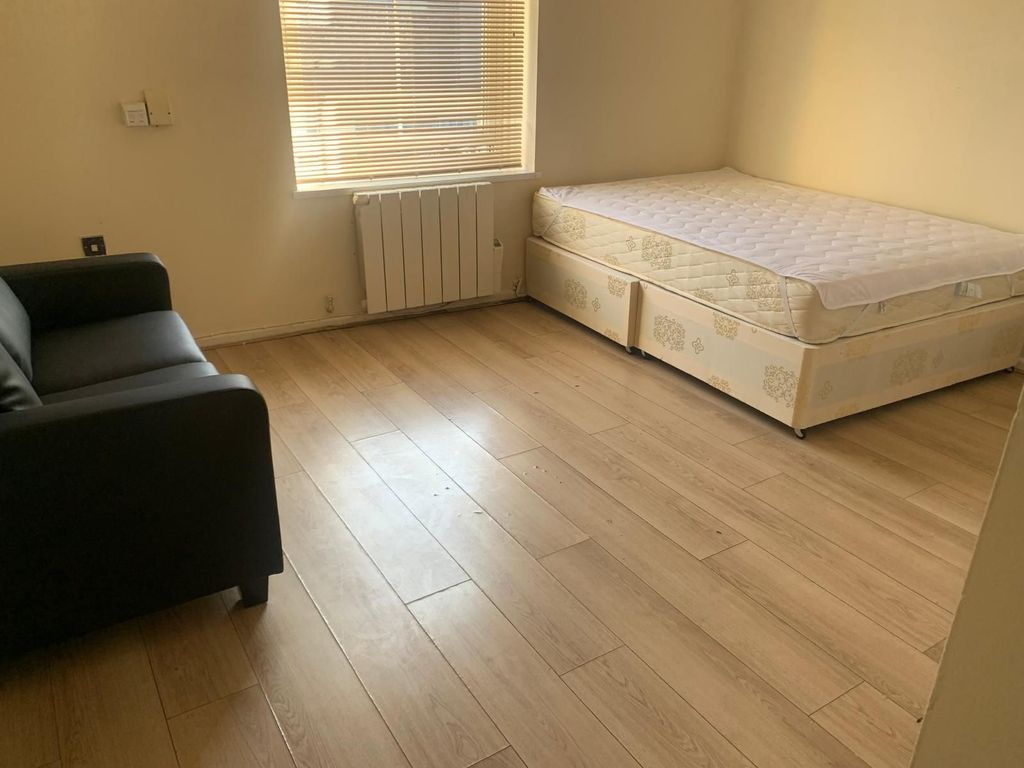 Property photo 1 of 3