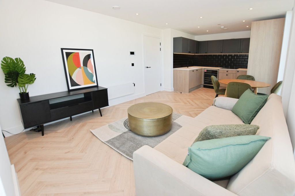 Property photo 2 of 33 Picture No. 04