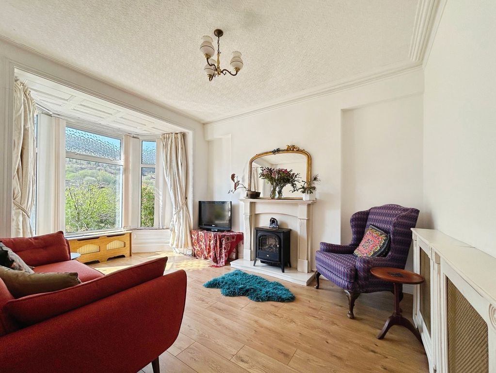 Property photo 2 of 32