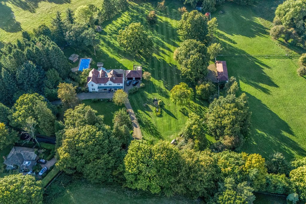 Property photo 2 of 35 1354716-13-68ce83...