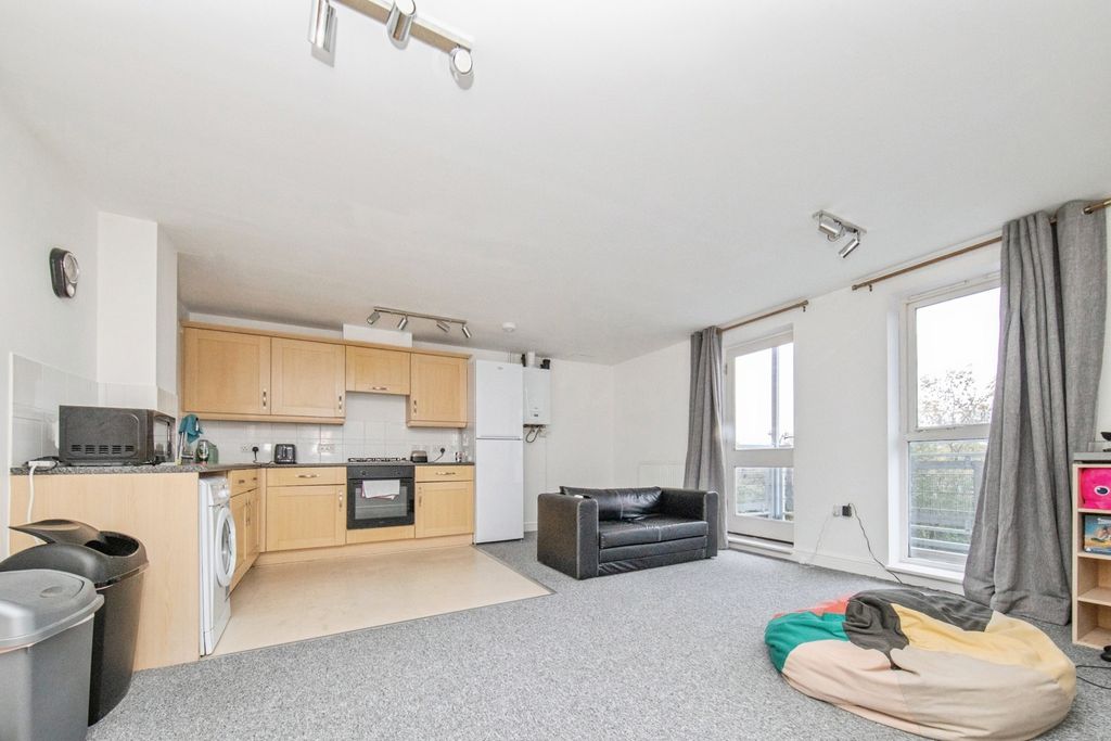 Property photo 2 of 12 Pbox-Img.Jpg