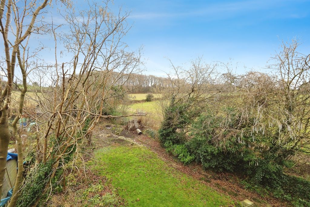 Property photo 2 of 27