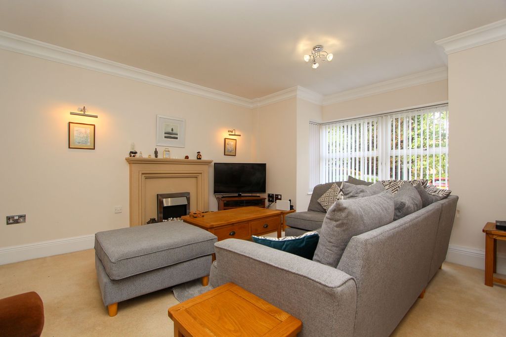 Property photo 3 of 25